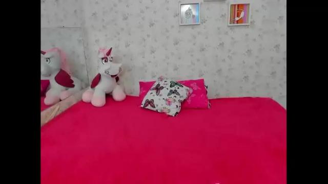 Image 3 of cutee_zoe Stream on Chaturbate on 14 months ago