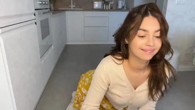 Image 8 of cuteelsa_ Stream on Chaturbate on 23 days ago