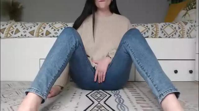 Image 8 of cuteemouse Stream on Chaturbate on 2 months ago