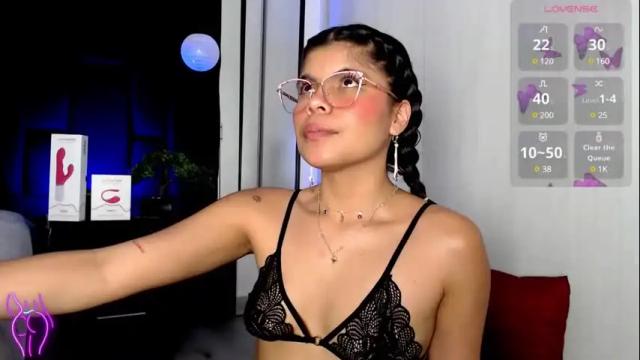Image 7 of cutehanna1 Stream on Chaturbate on 25 days ago