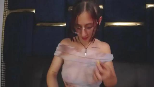 Image 8 of cutelaura1 Stream on Chaturbate on 1 month ago