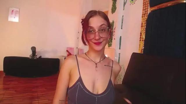 Image 8 of cutelaura1 Stream on Chaturbate on 1 month ago