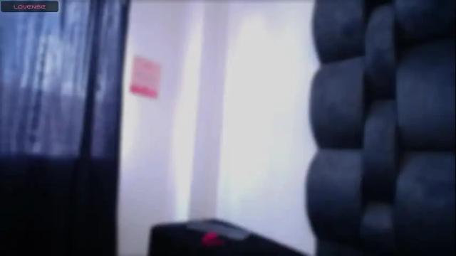 Image 3 of cutelaura1 Stream on Chaturbate on 19 days ago