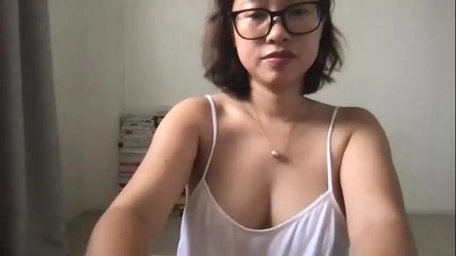 Image 2 of cutelittlehoe Stream on Chaturbate on 17 days ago