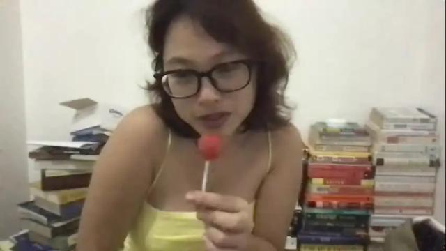 Image 2 of cutelittlehoe Stream on Chaturbate on 1 month ago