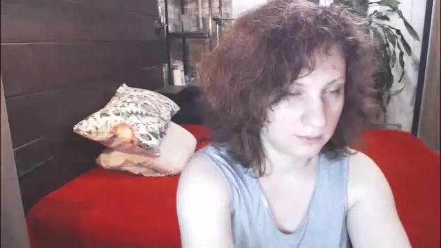 Image 2 of cutemoan Stream on Chaturbate on 2 months ago