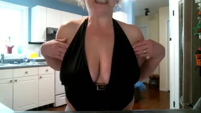 Image 10 of cutenlittle28 Stream on Chaturbate on 29 days ago