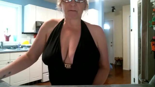 Image 4 of cutenlittle28 Stream on Chaturbate on 29 days ago