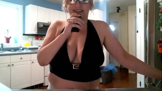 Image 8 of cutenlittle28 Stream on Chaturbate on 29 days ago