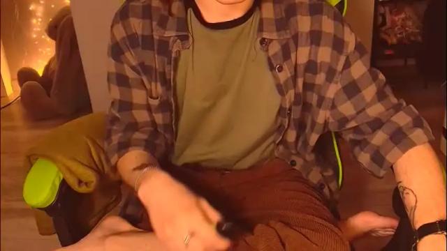Image 4 of cutepocketboy Stream on Chaturbate on 1 month ago
