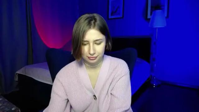 Image 12 of cuterlina Stream on Chaturbate on 21 months ago