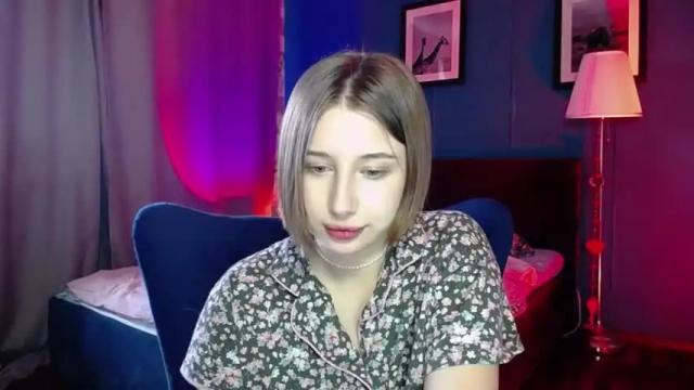 Image 10 of cuterlina Stream on Chaturbate on 21 months ago