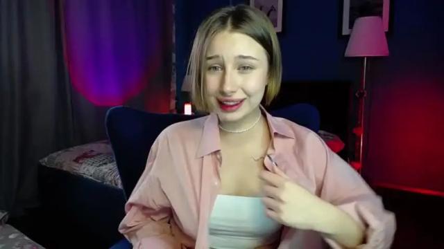 Image 3 of cuterlina Stream on Chaturbate on 21 months ago