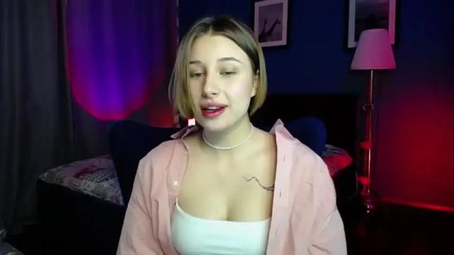 Image 6 of cuterlina Stream on Chaturbate on 21 months ago