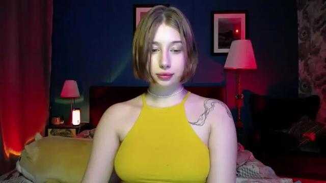 Image 12 of cuterlina Stream on Chaturbate on 21 months ago