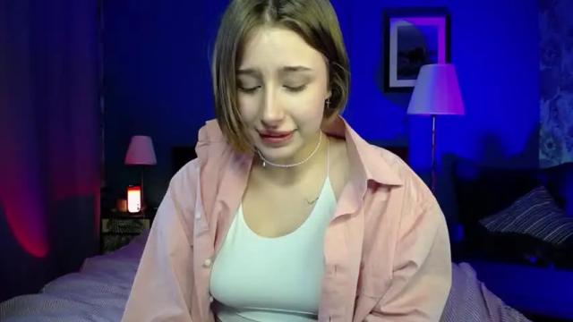 Image 11 of cuterlina Stream on Chaturbate on 21 months ago