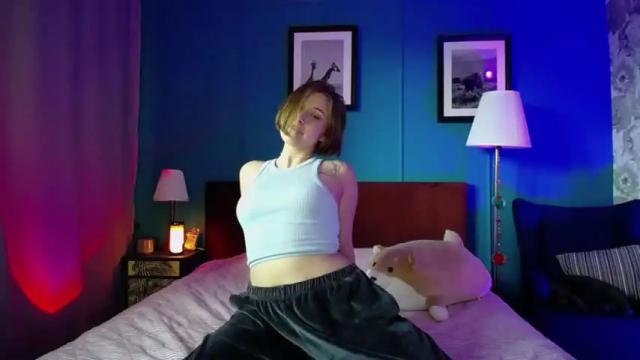 Image 3 of cuterlina Stream on Chaturbate on 21 months ago