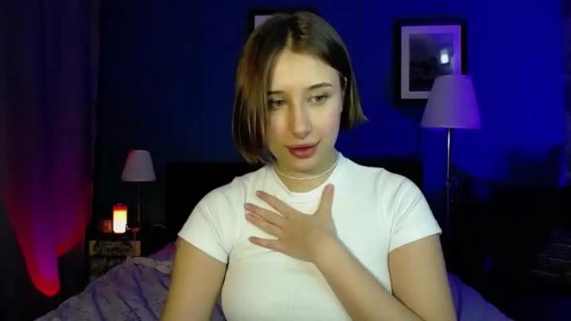 Image 12 of cuterlina Stream on Chaturbate on 21 months ago
