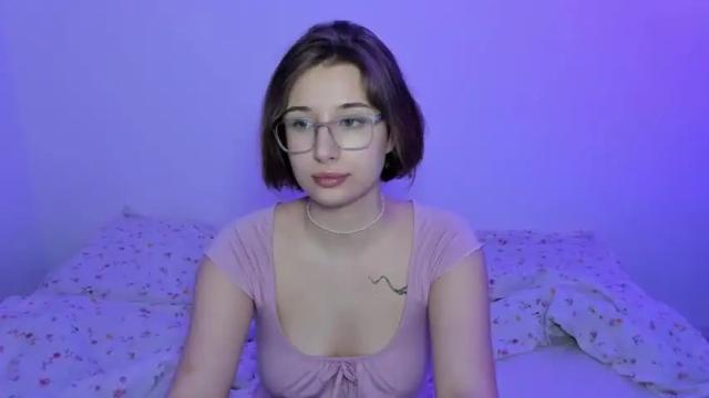 Image 10 of cuterlina Stream on Chaturbate on 19 months ago