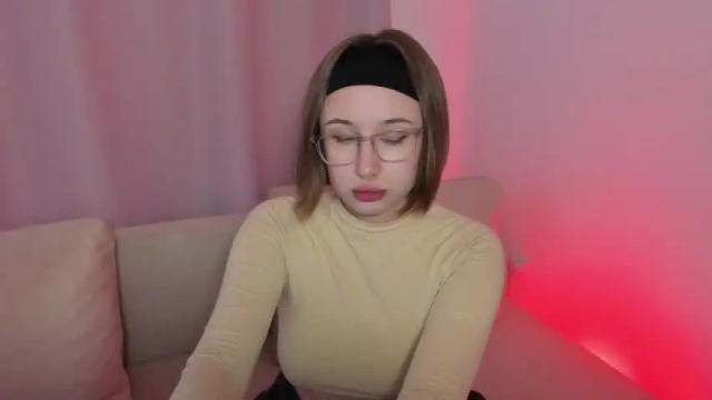 Image 2 of cuterlina Stream on Chaturbate on 19 months ago