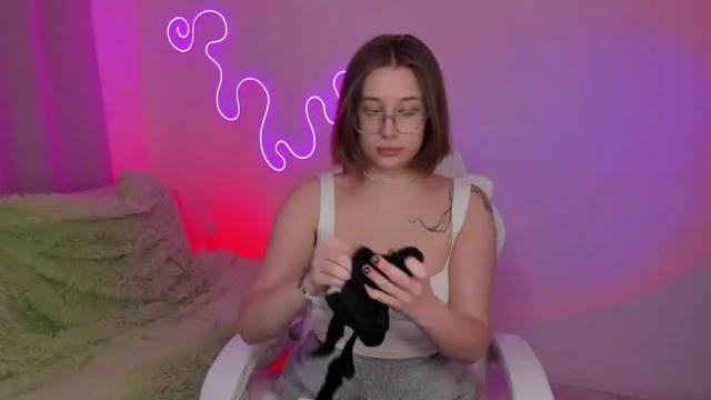 Image 7 of cuterlina Stream on Chaturbate on 19 months ago