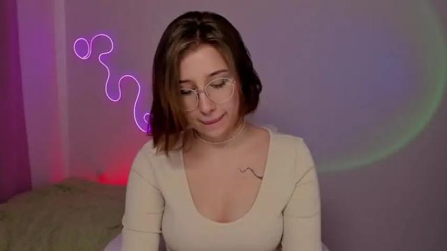 Image 10 of cuterlina Stream on Chaturbate on 18 months ago