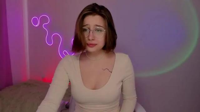 Image 8 of cuterlina Stream on Chaturbate on 18 months ago