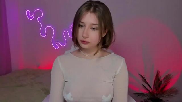 Image 6 of cuterlina Stream on Chaturbate on 18 months ago