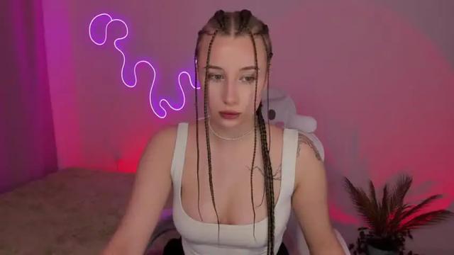 Image 2 of cuterlina Stream on Chaturbate on 18 months ago