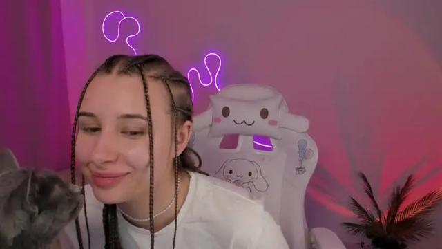 Image 11 of cuterlina Stream on Chaturbate on 18 months ago