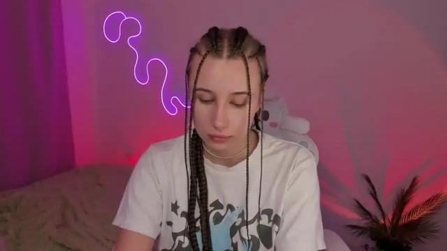 Image 12 of cuterlina Stream on Chaturbate on 18 months ago