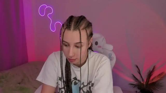 Image 2 of cuterlina Stream on Chaturbate on 18 months ago