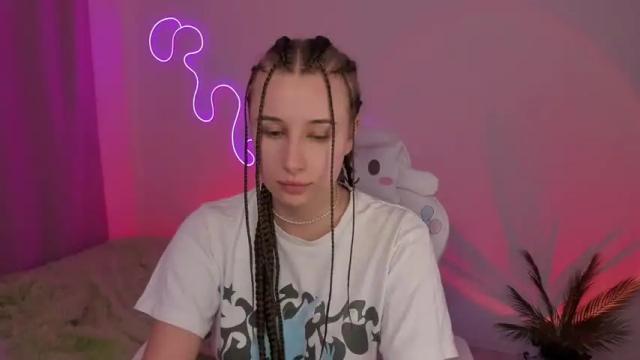 Image 3 of cuterlina Stream on Chaturbate on 18 months ago