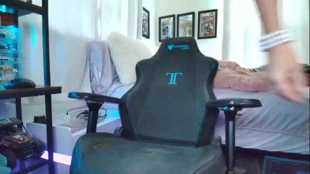 Image 3 of cuteypi Stream on Chaturbate on 3 months ago