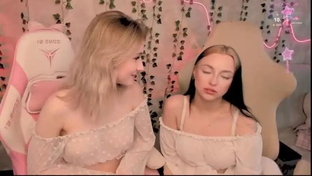Image 8 of cutie_angels Stream on Chaturbate on 14 months ago