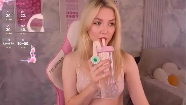 Image 12 of cutie_angels Stream on Chaturbate on 11 days ago