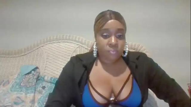 Image 3 of cutiebooty108585 Stream on Chaturbate on 28 months ago