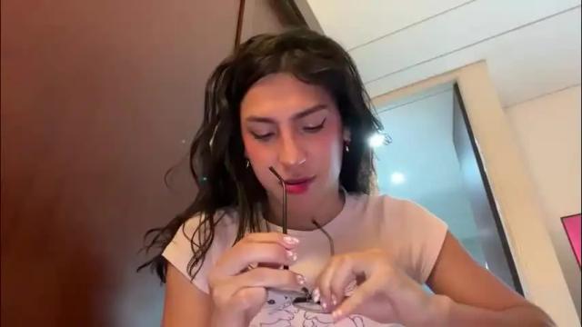 Image 3 of cutiepiemiu Stream on Chaturbate on 1 month ago