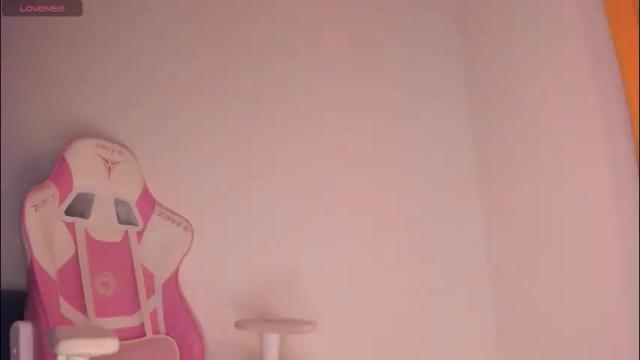 Image 11 of cutiesue Stream on Chaturbate on 2 months ago