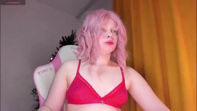 Image 2 of cutiesue Stream on Chaturbate on 1 month ago