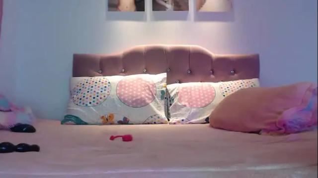 Image 12 of cuttebabe_ Stream on Chaturbate on 5 months ago