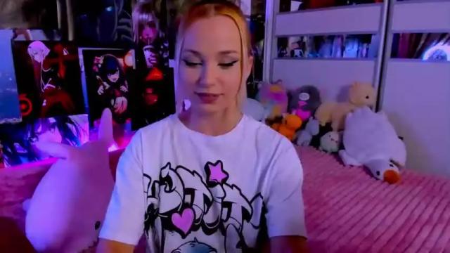 Image 7 of cuttie_ponyy Stream on Chaturbate on 15 months ago
