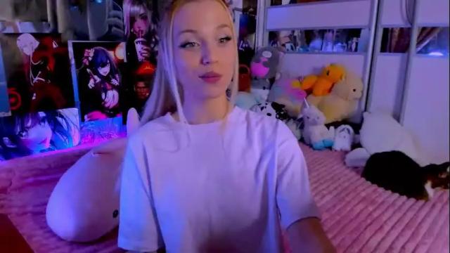 Image 12 of cuttie_ponyy Stream on Chaturbate on 6 months ago