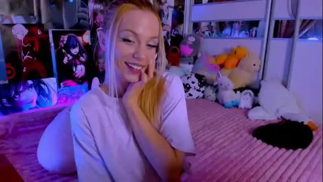 Image 4 of cuttie_ponyy Stream on Chaturbate on 6 months ago