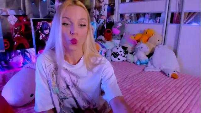 Image 10 of cuttie_ponyy Stream on Chaturbate on 6 months ago