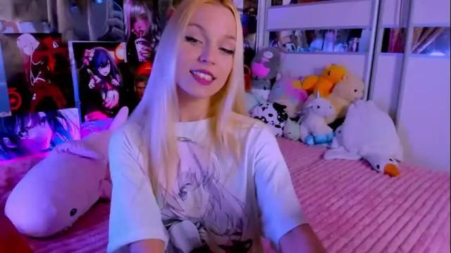 Image 3 of cuttie_ponyy Stream on Chaturbate on 6 months ago