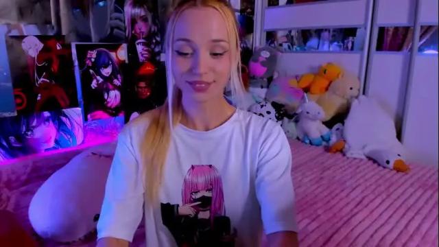 Image 3 of cuttie_ponyy Stream on Chaturbate on 6 months ago