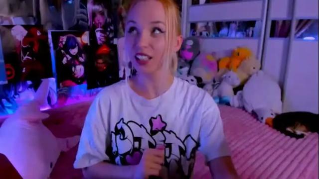 Image 4 of cuttie_ponyy Stream on Chaturbate on 4 months ago