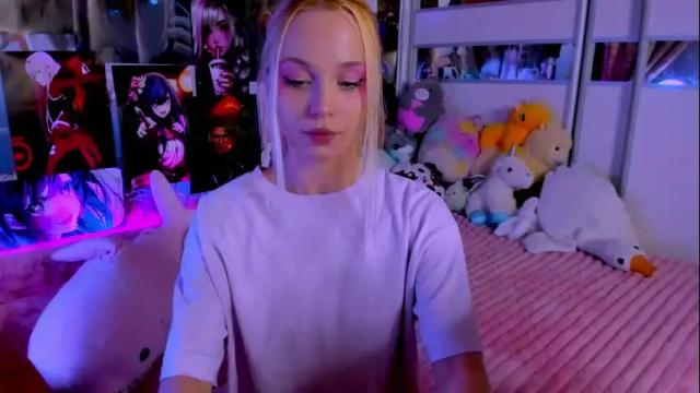 Image 3 of cuttie_ponyy Stream on Chaturbate on 4 months ago