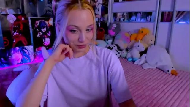 Image 7 of cuttie_ponyy Stream on Chaturbate on 4 months ago